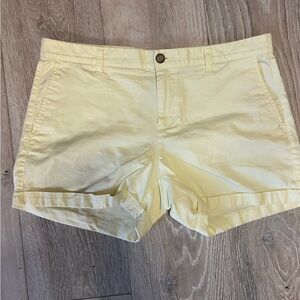 GAP Light Yellow Women's girlfriend 4 inch short
